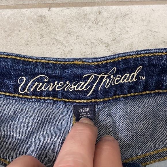 Universal thread Target‎ denim jean shorts size 2 26 GUC denim jeans distressed - Picture 2 of 7